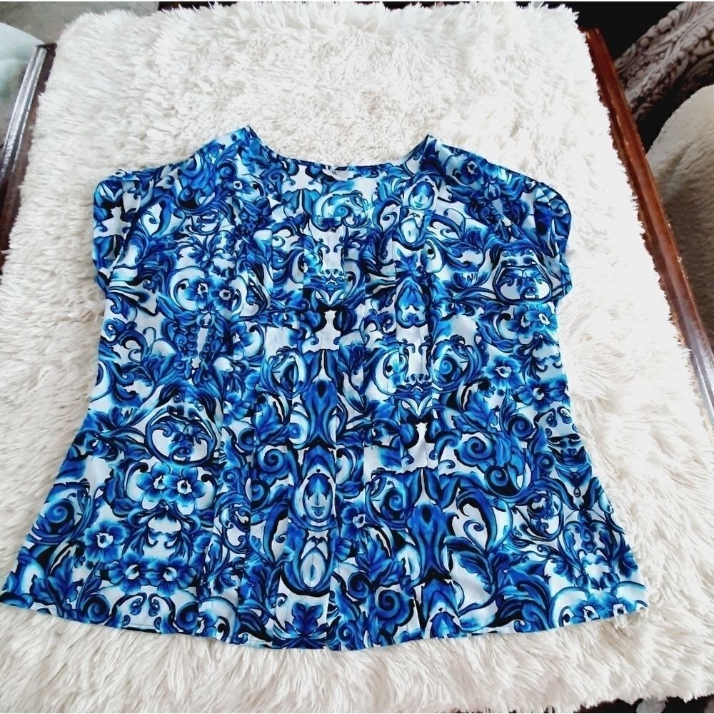Worthington sz 1X Blue floral button down blouse